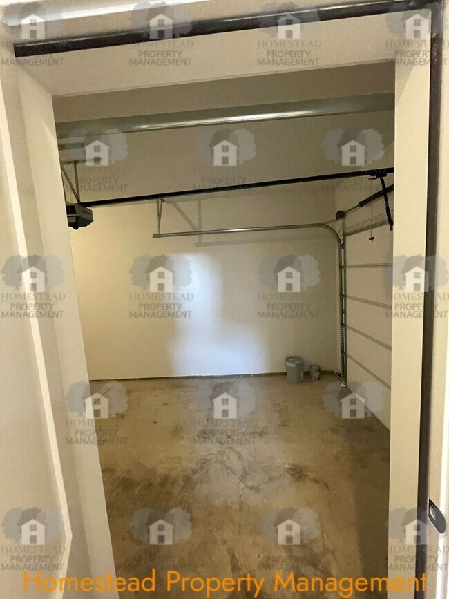 Building Photo - 644