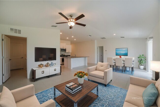 Building Photo - Lovely 3 Bedroom Home