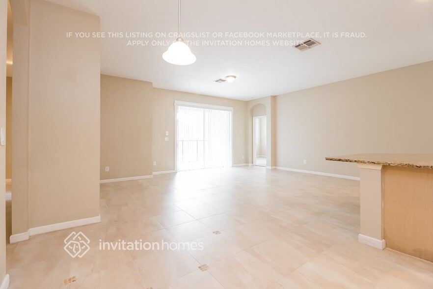 Building Photo - 8571 Lake Windham Ave