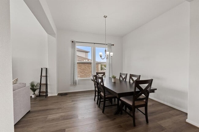 Building Photo - 6520 Verona Pl