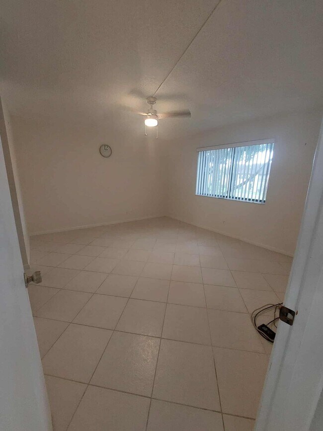 Building Photo - 7770 Tahiti Ln