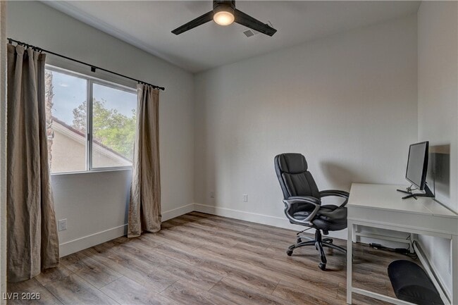 Building Photo - 9817 Park Brook Ave