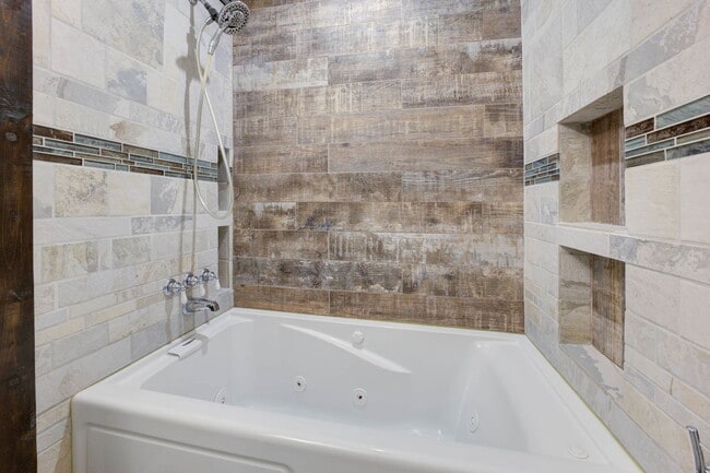 Building Photo - 8042 Nova Ct