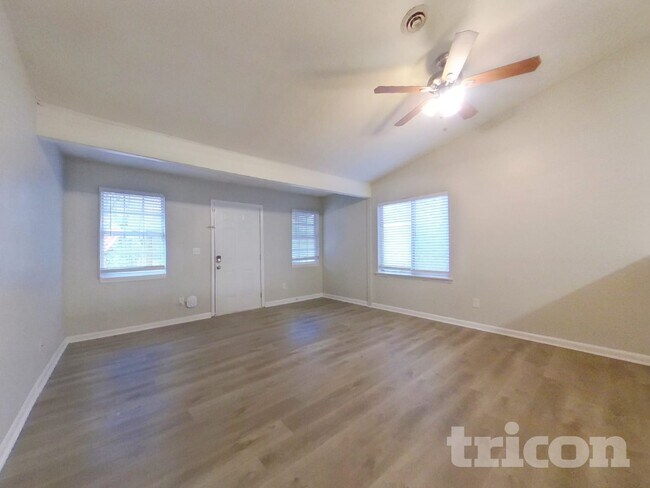 Building Photo - 3182 Lake Monroe Rd