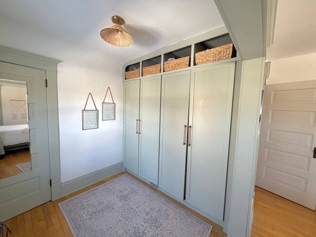 Building Photo - Charming 3bed 1.5bath Home in Saint Paul