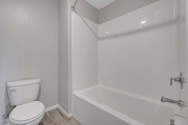 Building Photo - Gated community Located within the Valley Vista Master Plan. 4 Bed 3 Bath features and Open and i...