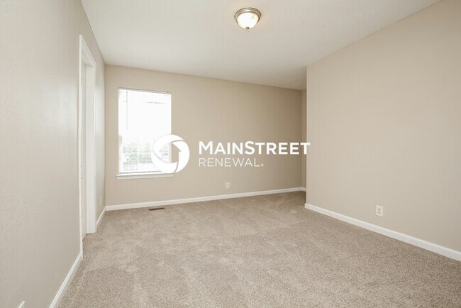 Building Photo - 2 Bedroom Pet-Friendly Home in La Vergne, TN with Main Street Renewal