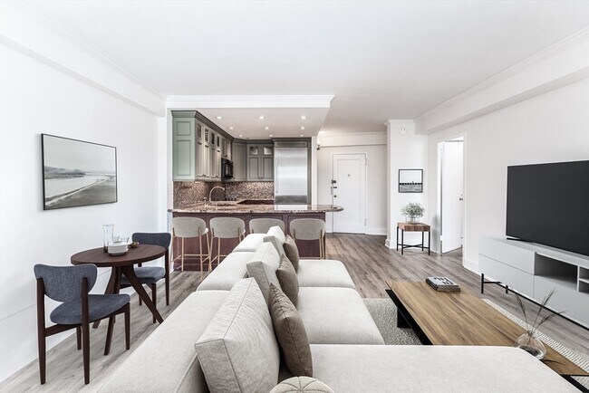 Building Photo - 145 Pinckney St