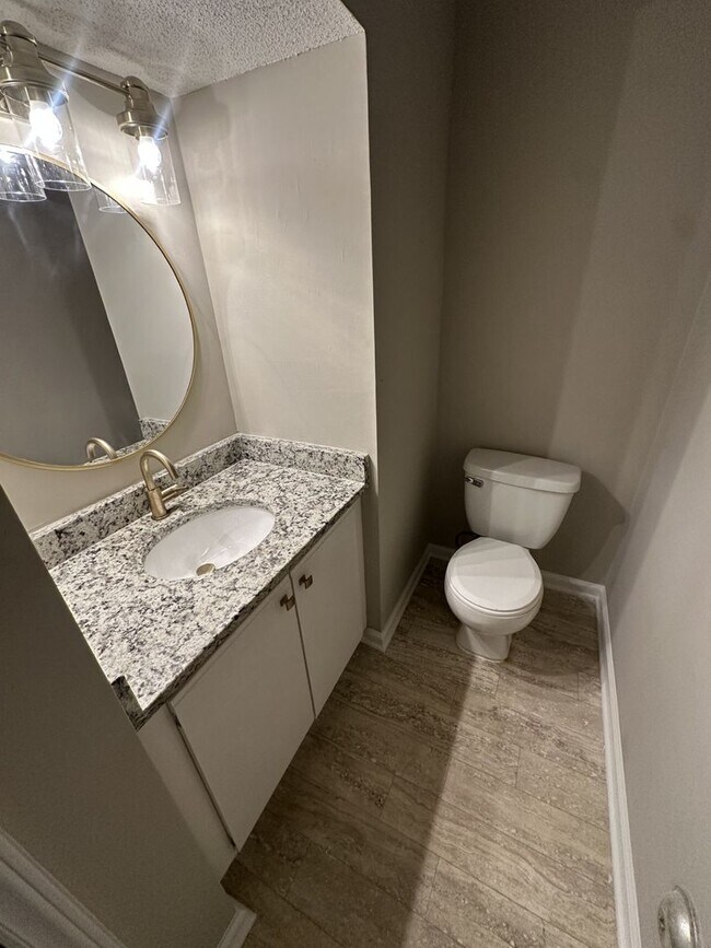 Building Photo - 5621 Hamstead Crossing