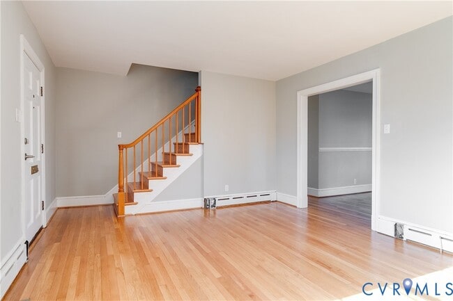 Building Photo - 1004 W 49th St