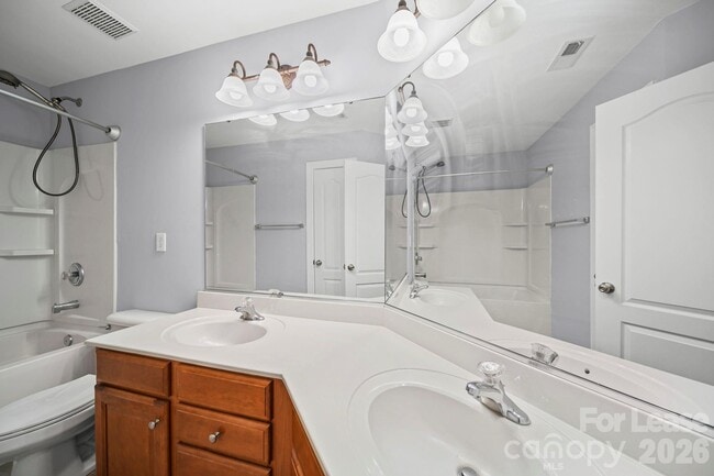 Building Photo - 704 Springwood Dr