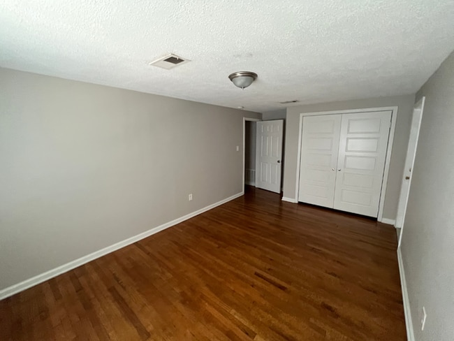 Building Photo - Large 4BR/2BA Whitehaven Home | 2,393 Sq Ft, Stone Fireplace, Hardwood BRs & 2-Car Garage