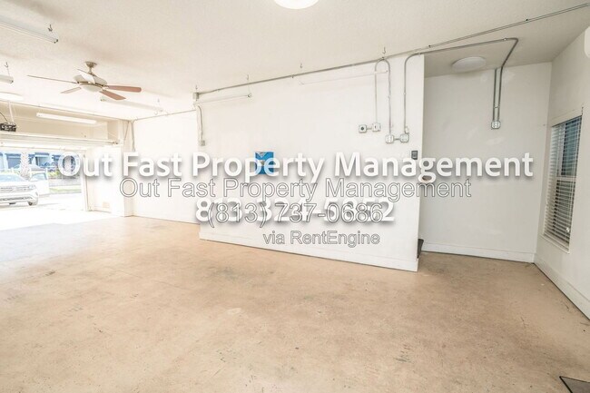 Building Photo - 4859 W Prescott St