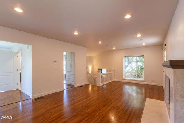 Building Photo - 854 Oneonta Dr