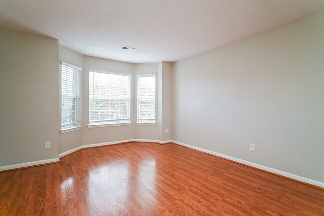 Building Photo - 425 Canoga Ct