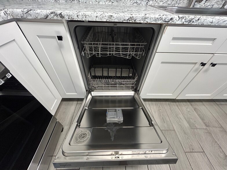 Building Photo - 9208 W Coolidge St