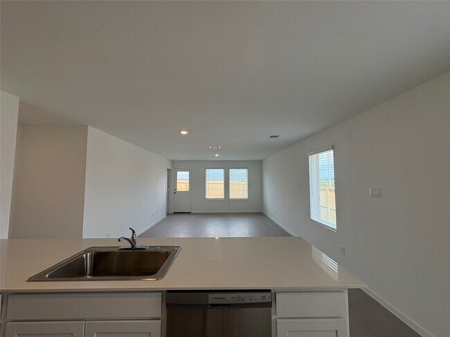 Building Photo - 5727 Little Redwing Dr