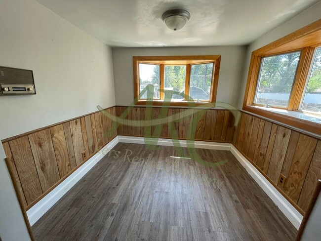 Building Photo - 524 Belmont Ave