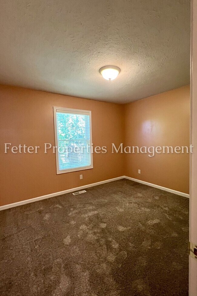 Building Photo - 4595 Miranda Dr