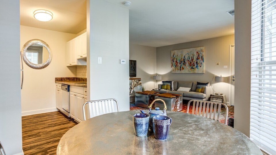 The Monroe 1400 N Oakmont Dr Glendale Heights IL 60139 Apartment Finder