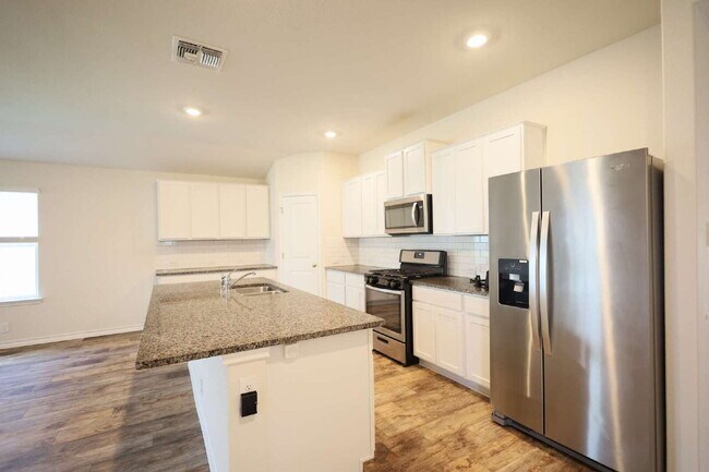 Building Photo - "Charming 4-Bed Sanctuary in San Antonio –...