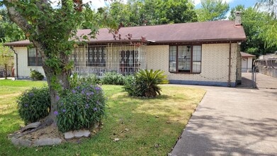 Building Photo - 13015 Glenda St