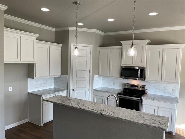 Building Photo - 3214 White Horse Dr