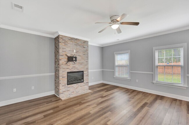 Building Photo - Spacious 4-Bedroom Charleston Home Loaded ...