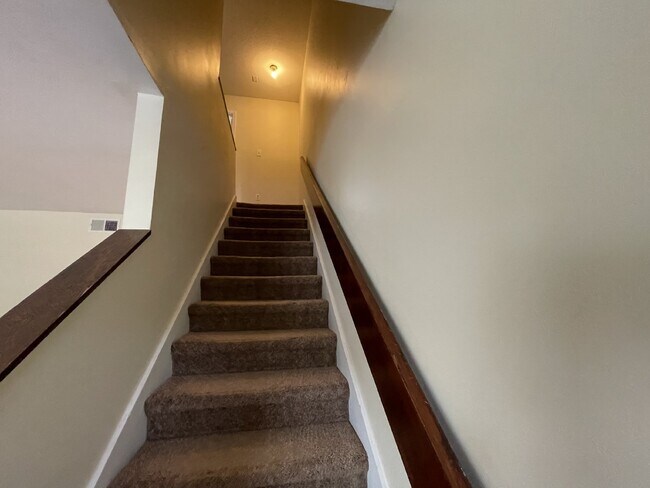 Building Photo - Home For Rent