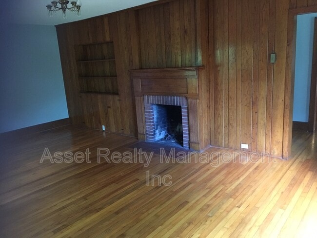 Building Photo - 2033 Decatur Hwy