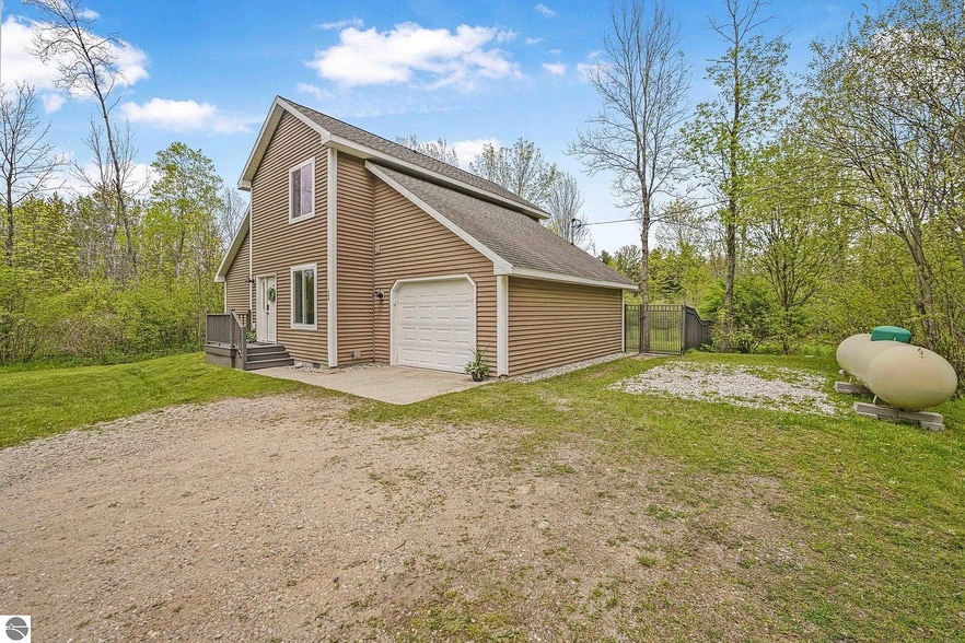 Building Photo - 800 Boardman Acre Dr