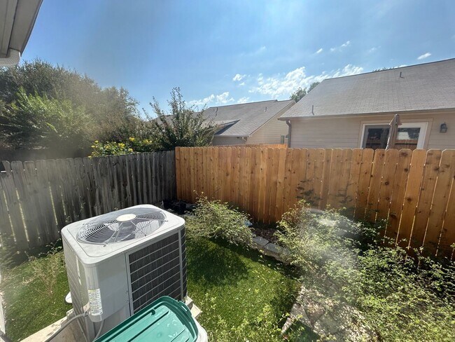 Building Photo - 3Bedroom/2Bath Home for Lease! Available Now!