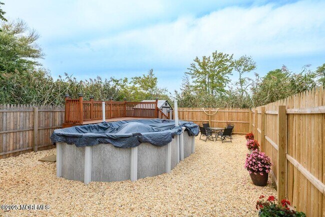 Building Photo - 127 Sixth St