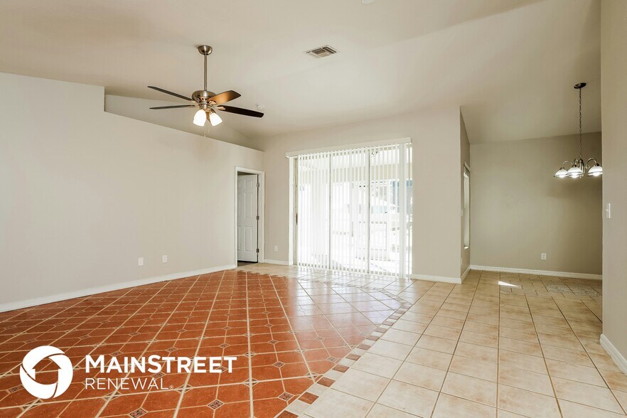 Building Photo - 2914 NW 11th St