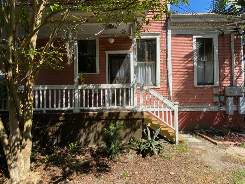 Building Photo - 203 W 35th St