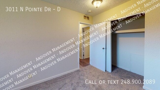 Building Photo - 3011 N Pointe Dr