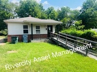 Building Photo - A MUST SEE!!!! SECTION 8 WELCOMED !!!!!