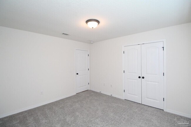 Building Photo - 5605 Peach Dr