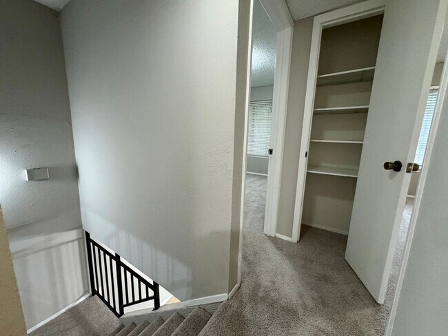 Building Photo - Great Condo for lease in North Austin!