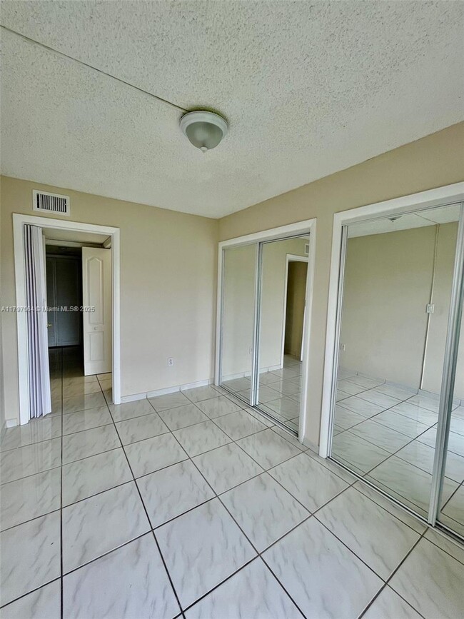 Building Photo - 1350 SW 122nd Ave