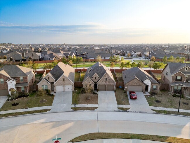 Building Photo - 23039 Birchwood Valley Ln