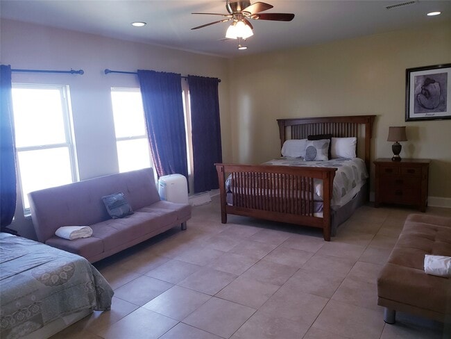 Building Photo - 3716 Sabrina