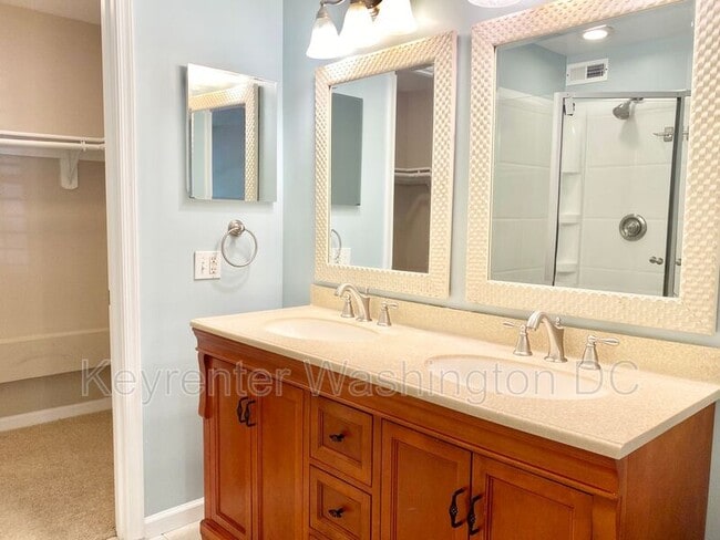 Building Photo - 17405 Pipers Way