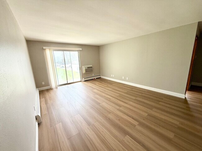 Building Photo - Bayside Apartments