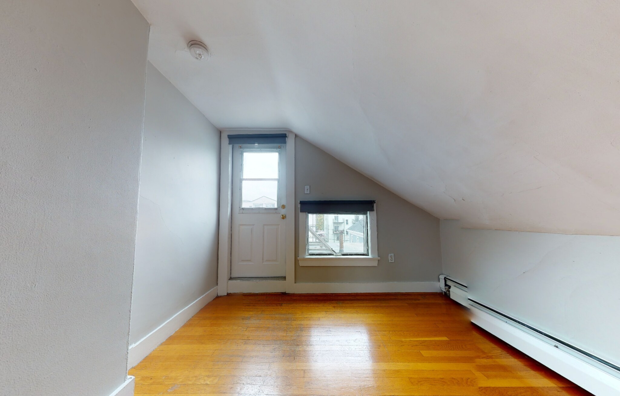 Building Photo - 224 Banks St