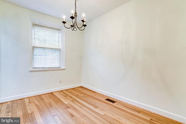 Building Photo - 2822 S Buchanan St