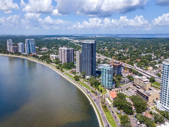 Building Photo - 2900 W Bay to Bay Blvd