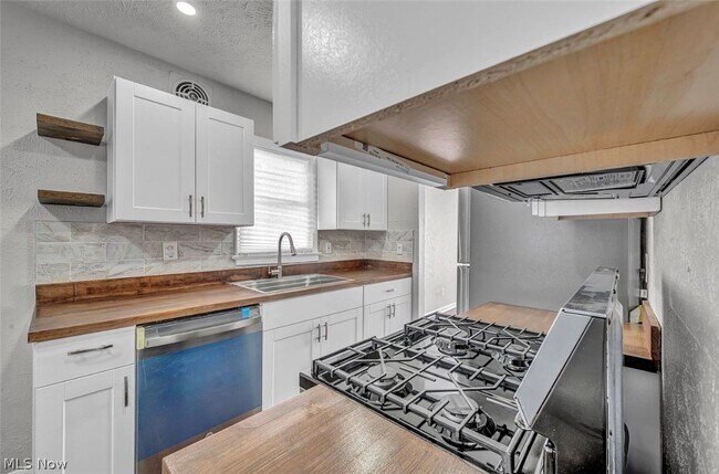 Building Photo - 12508 Sobieski Ave