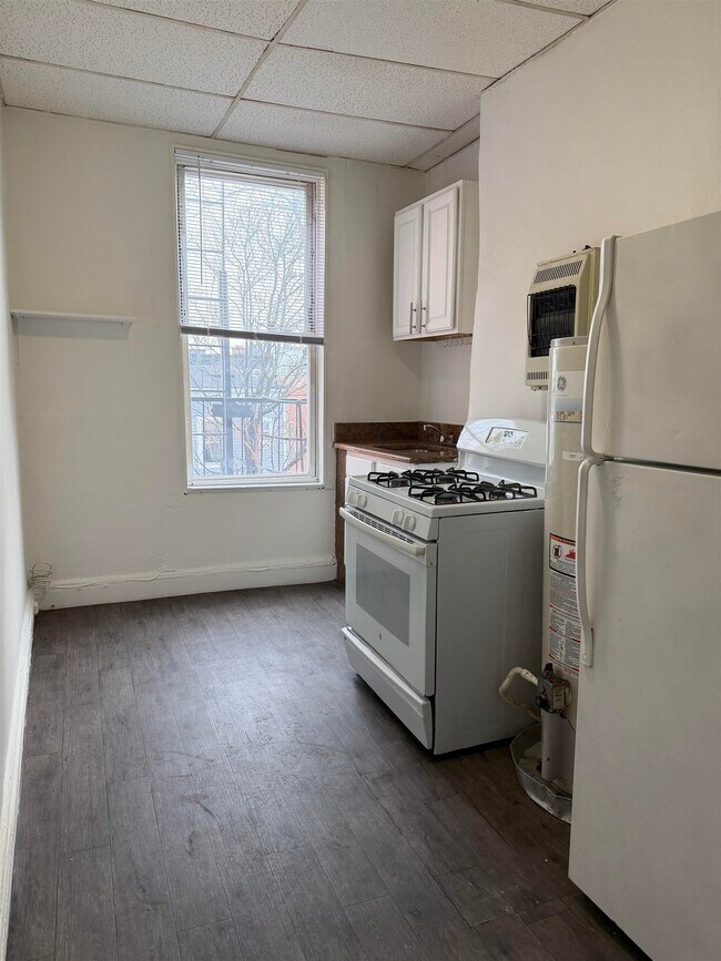 Building Photo - 434 Central Ave