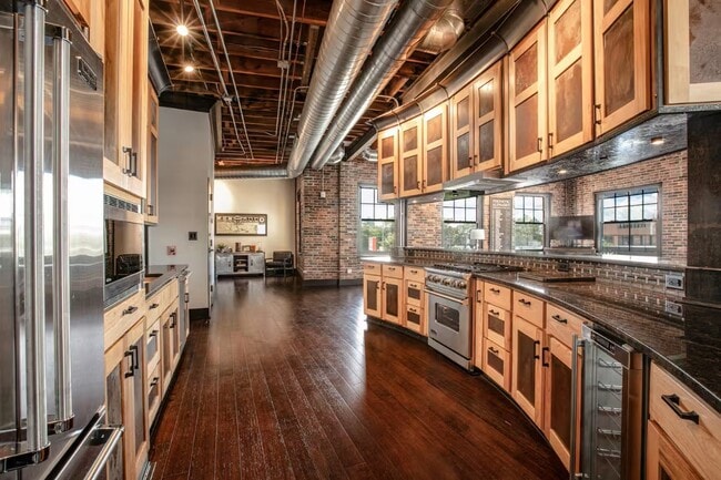 Building Photo - 3041 Olive St